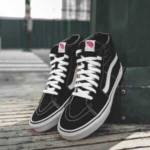 Classic Black and White Vans Sk8 Hi Tops Size 9